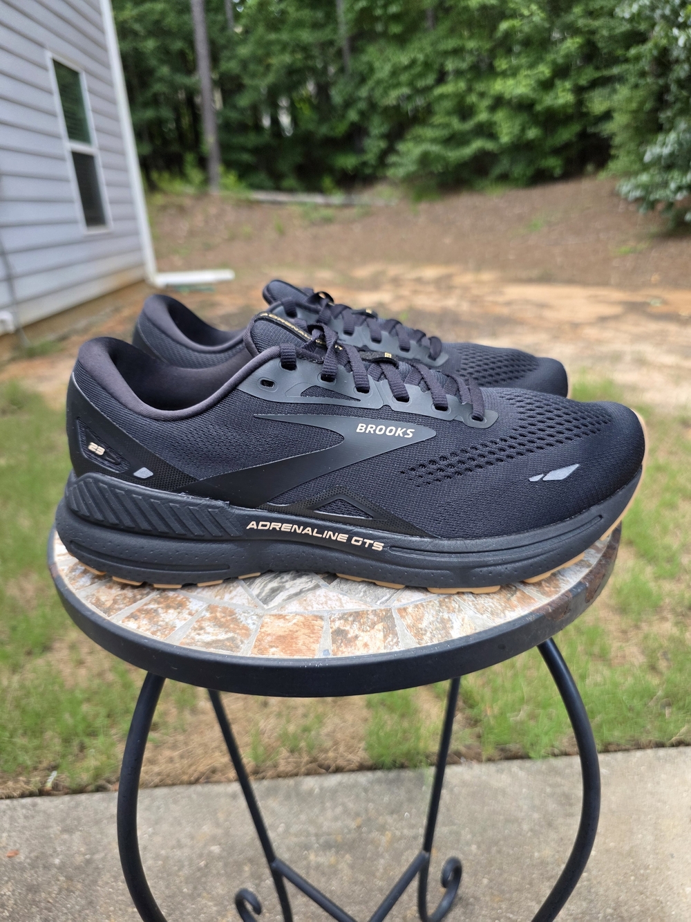 Brooks Adrenaline GTS 23 1103911D056 Black/Cream Running Shoes Men Sz 11 Worn 3x